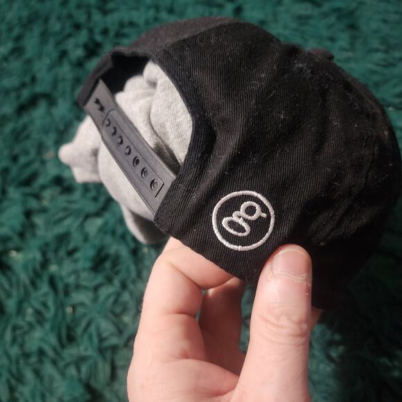 Vintage Garth Brooks World Tour Black Snapback Hat – Country Music Merch - Picture 4 of 6